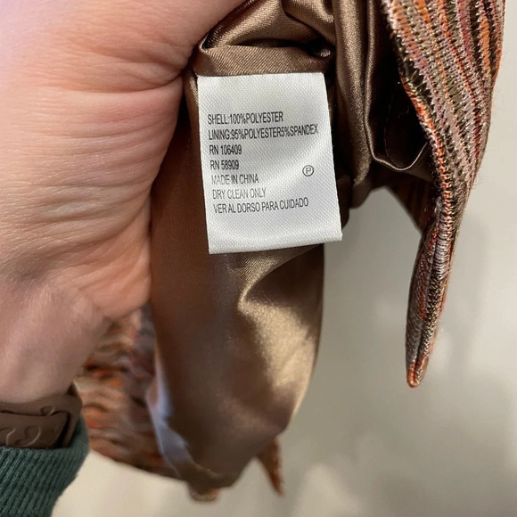 Tahari Arthur S Levine | Patterned Faux Wrap Pleat Sleeveless Sheath Dress 2 - Picture 7 of 9